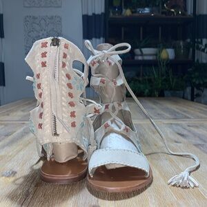 Musse & Cloud Hanne Women’s Taupe Suede Zip Gladiator Embroidered Sandals